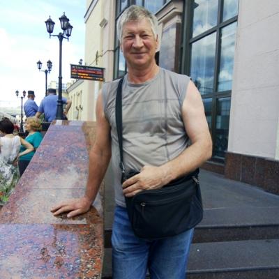 Александр Сонин